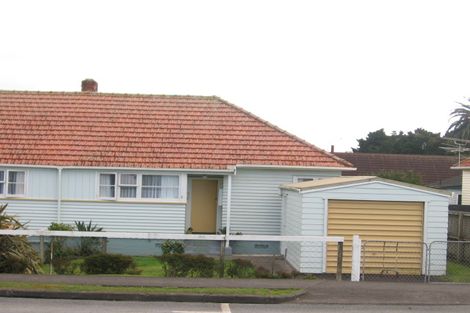 Photo of property in 3 Coles Crescent, Papakura, 2110