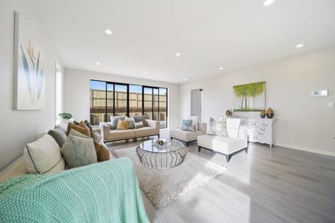 Photo of property in 73 Hayfield Way, Karaka, Papakura, 2113