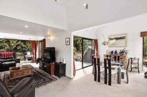 Photo of property in 4 Lady Bell Grove, Lowry Bay, Lower Hutt, 5013
