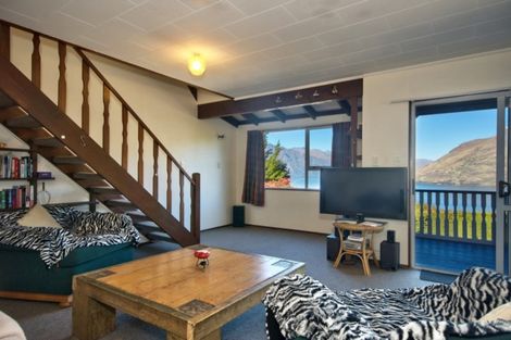 Photo of property in 1 Cameron Place, Fernhill, Queenstown, 9300