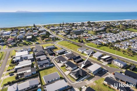 Photo of property in 5 Moet Crescent, Waihi Beach, 3611