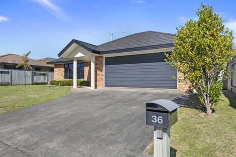 Photo of property in 36 Geneva Terrace, Kelvin Grove, Palmerston North, 4414