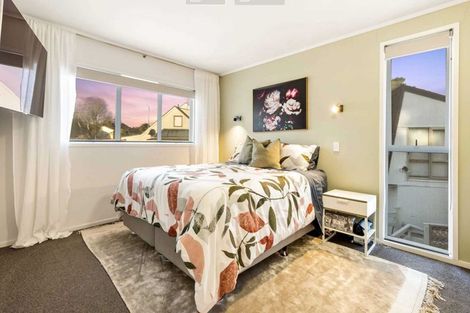 Photo of property in 93 Oreil Avenue, West Harbour, Auckland, 0618