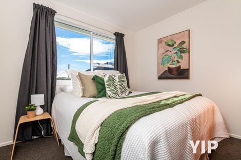Photo of property in 9 Omega Street, Newlands, Wellington, 6037