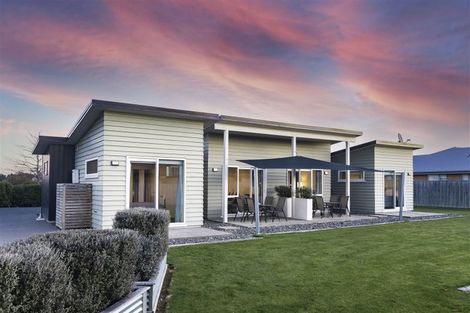 Photo of property in 1 Pemberton Drive, Amberley, 7410