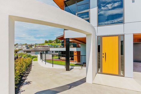 Photo of property in 31 Dunvegan Rise, East Tamaki Heights, Auckland, 2016