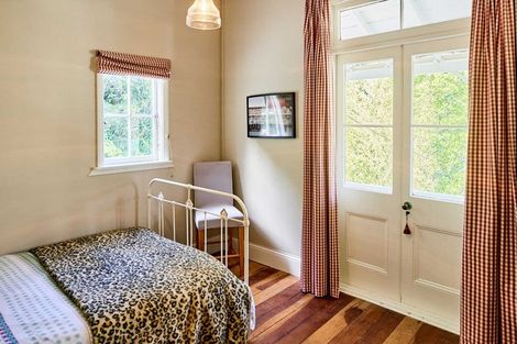 Photo of property in 17 Kowhai Street, Eastbourne, Lower Hutt, 5013