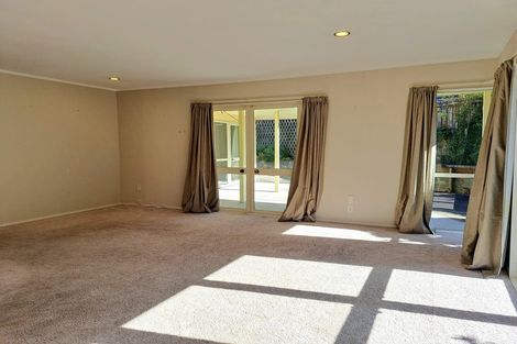 Photo of property in 9 Harbour Lights Close, West Harbour, Auckland, 0618