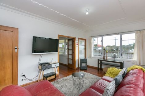Photo of property in 13 Tupoki Street, Glen Avon, New Plymouth, 4312