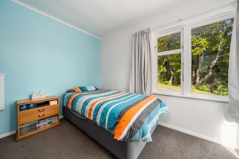 Photo of property in 38 Hine Road, Wainuiomata, Lower Hutt, 5014