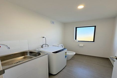 Photo of property in 27d Te Atatu Road, Te Atatu South, Auckland, 0610