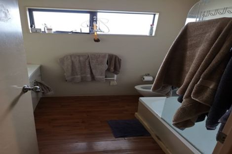 Photo of property in 72a La Trobe Street, Pakuranga Heights, Auckland, 2010