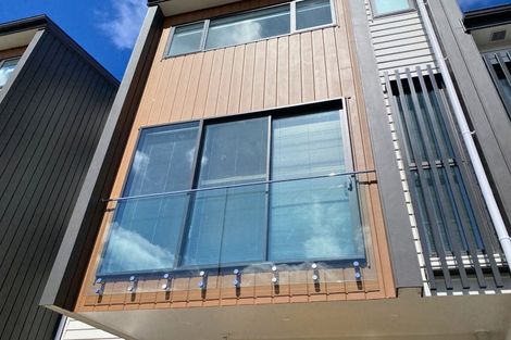 Photo of property in 8/218 Rosebank Road, Avondale, Auckland, 1026
