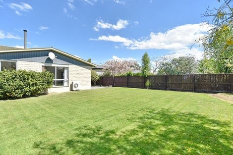 Photo of property in 55 Winters Road, Redwood, Christchurch, 8051
