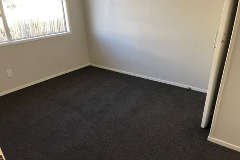 Photo of property in 21 Meadowood Drive, Unsworth Heights, Auckland, 0632