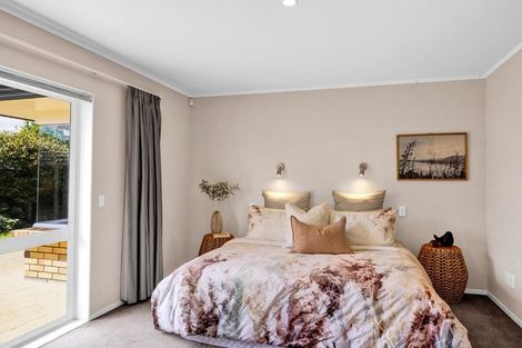 Photo of property in 362 Mangorei Road, Merrilands, New Plymouth, 4312