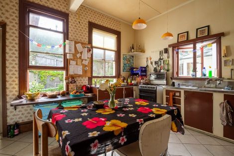 Photo of property in 18 Talavera Terrace, Kelburn, Wellington, 6012