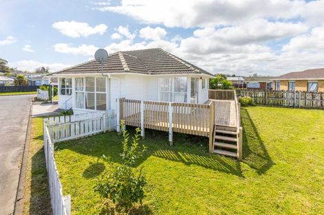 Photo of property in 2/48 Trimdon Street, Randwick Park, Auckland, 2105