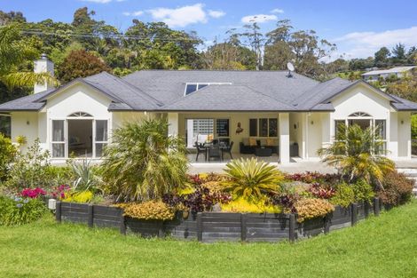 Photo of property in 7 Hobbs Road, Matakatia, Whangaparaoa, 0930