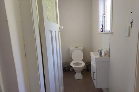 Photo of property in 106 Mortimer Terrace, Brooklyn, Wellington, 6021