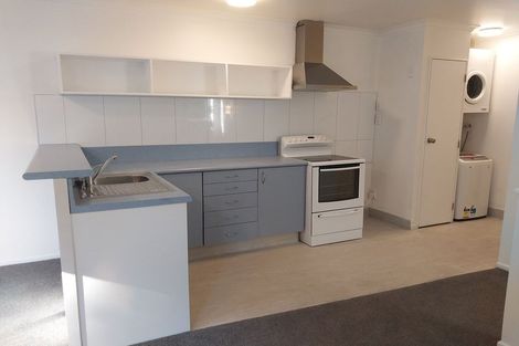 Photo of property in 64a Newlands Road, Newlands, Wellington, 6037