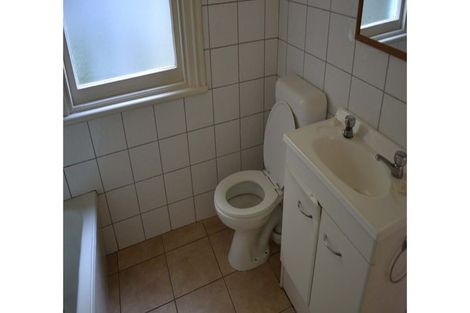 Photo of property in 2/106 Glenmore Street, Northland, Wellington, 6012