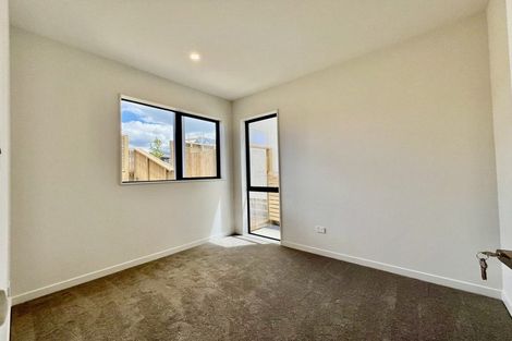 Photo of property in 24 Neretva Avenue, Massey, Auckland, 0614