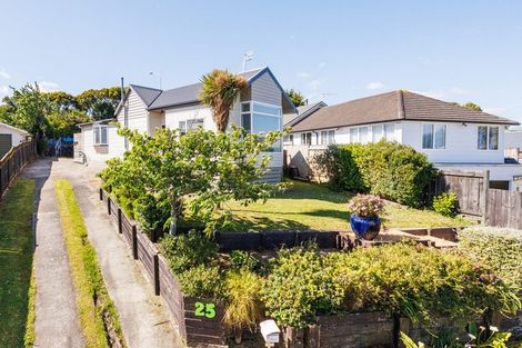 Photo of property in 25 Dahlstrom Grove, Kelvin Grove, Palmerston North, 4414