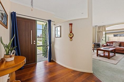 Photo of property in 10 Malbec Way, Greenmeadows, Napier, 4112