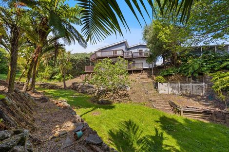 Photo of property in 26 Pickwick Parade, Mellons Bay, Auckland, 2014