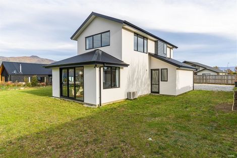 Photo of property in 4 Hewson Crescent, Lake Hawea, Wanaka, 9382