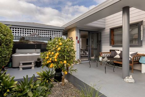 Photo of property in 9 Ashwood Grove, Omokoroa, 3114