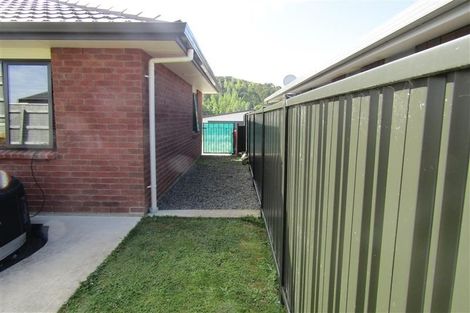 Photo of property in 4 Diamond Grove, Brown Owl, Upper Hutt, 5018
