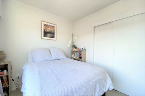 Photo of property in 1/29 Rangitoto Terrace, Milford, Auckland, 0620