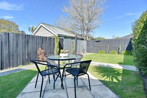 Photo of property in 2/11 Tuckers Road, Redwood, Christchurch, 8051