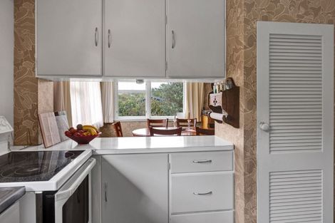 Photo of property in 2a Kendal Place, Merrilands, New Plymouth, 4312