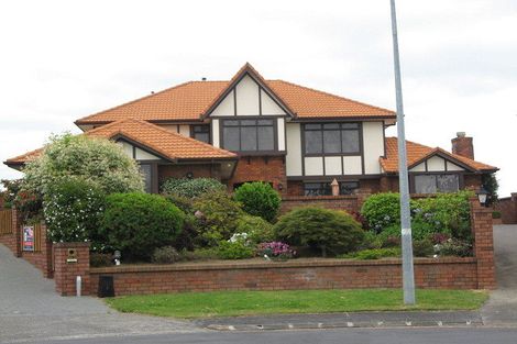 Photo of property in 9 Della Place, Conifer Grove, Takanini, 2112