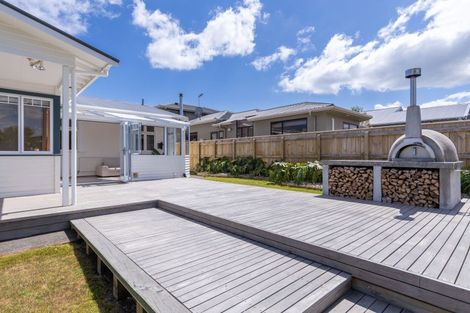 Photo of property in 25 Glen Almond Street, New Plymouth, 4310