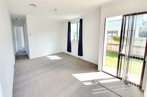 Photo of property in 2/35 Hill Crescent, Papakura, 2110
