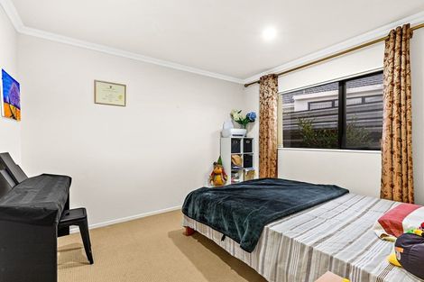 Photo of property in 18a Airdrie Road, Ranui, Auckland, 0612