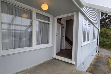 Photo of property in 8a-8b Devon Place, Cannons Creek, Porirua, 5024