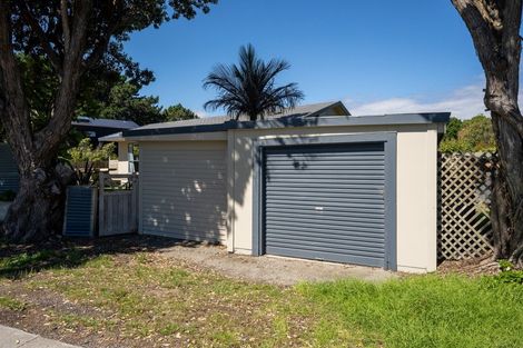 Photo of property in 4 The Avenue, Otaki Beach, Otaki, 5512