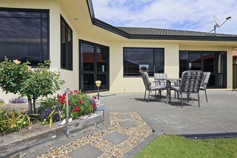 Photo of property in 8 Addington Place, Taradale, Napier, 4112