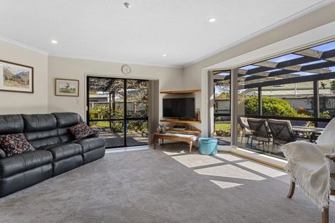 Photo of property in 2 Osborne Road, Amberley, 7410