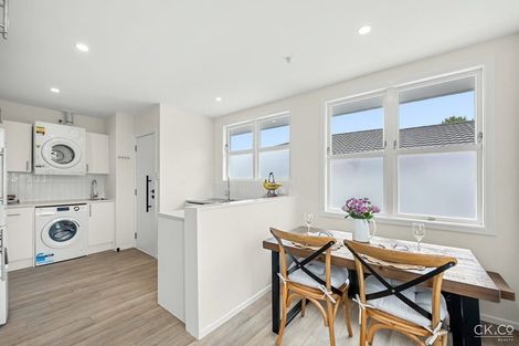 Photo of property in 1a Saulbrey Grove, Woburn, Lower Hutt, 5010