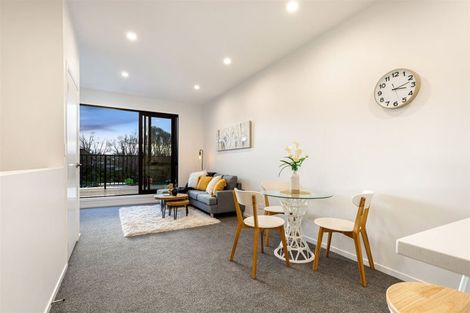 Photo of property in 7 Meg Lane, Glen Eden, 0602