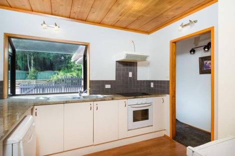 Photo of property in 53 Opanuku Road, Henderson Valley, Auckland, 0612