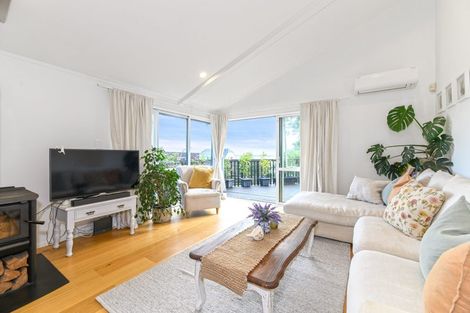 Photo of property in 92 Hadfield Street, Beach Haven, Auckland, 0626