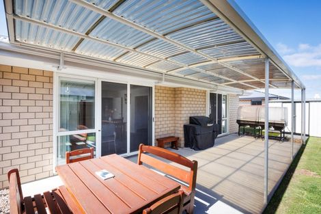 Photo of property in 15 Serenity Crescent, Kelvin Grove, Palmerston North, 4414
