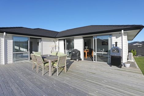 Photo of property in 12 George Street, Bulls, 4818